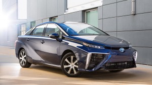 Toyota Mirai - erste Wasserstoff-Limousine in Großserie - front