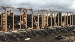 Earthship Schloss Tempelhof early stages vlcsnap-2016-03-24-21h24m05s418