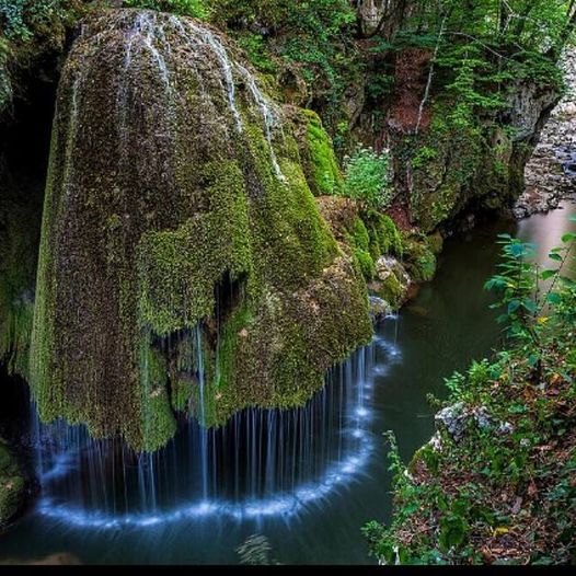 waterfall in Romania_beautifulplanet