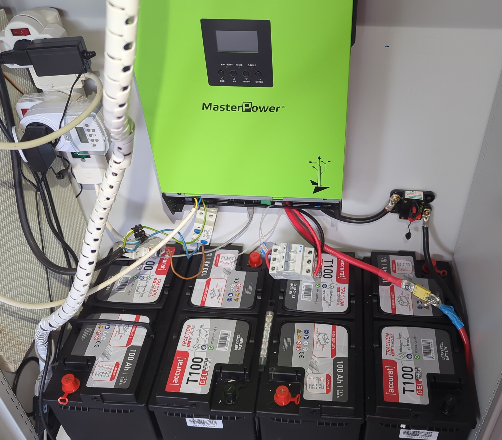 https://www.autobatterienbilliger.de/Accurat-Traction-T100-GEL-Batterie-12V-100Ah-Versorgungsbatterie-umsatzsteuerbefreit